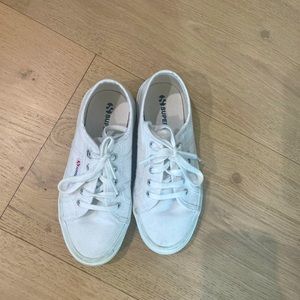 Superga white tennis shoes